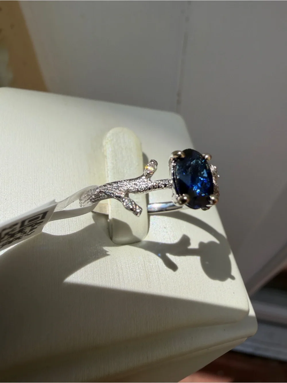 NWT 5x7mm (.8ct) oval‎ cut SAPPHIRE w/ .03ctw accent diamonds, ring in 14kt WG!